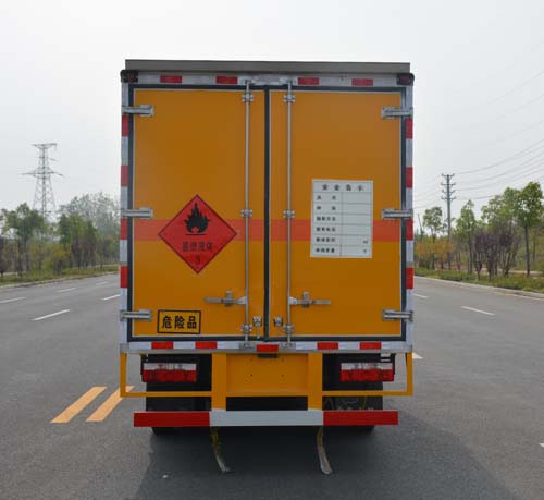 東風藍牌易燃液體廂式運輸車