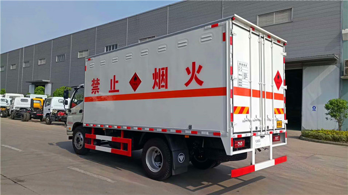 奧鈴危險品箱式運輸車7.3噸桶裝油漆甲醇危險品箱式運輸車