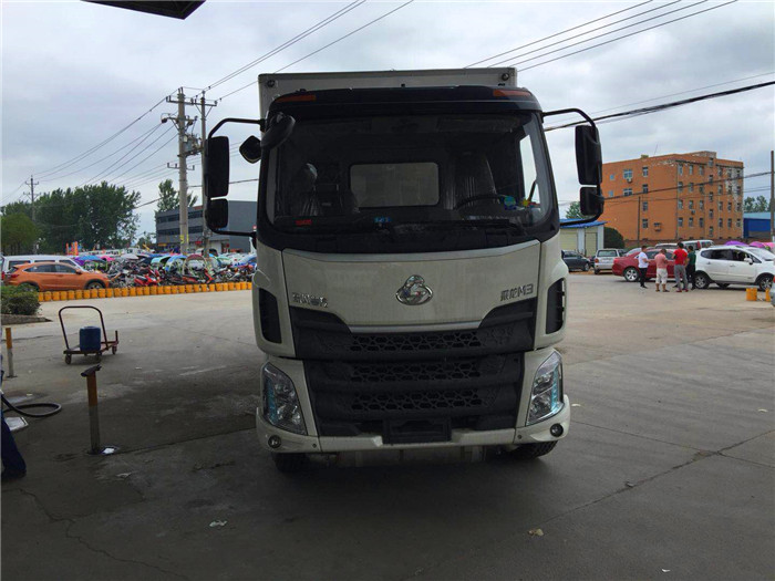 柳汽危險品箱式運輸車10噸桶裝油漆甲醇危險品箱式運輸車
