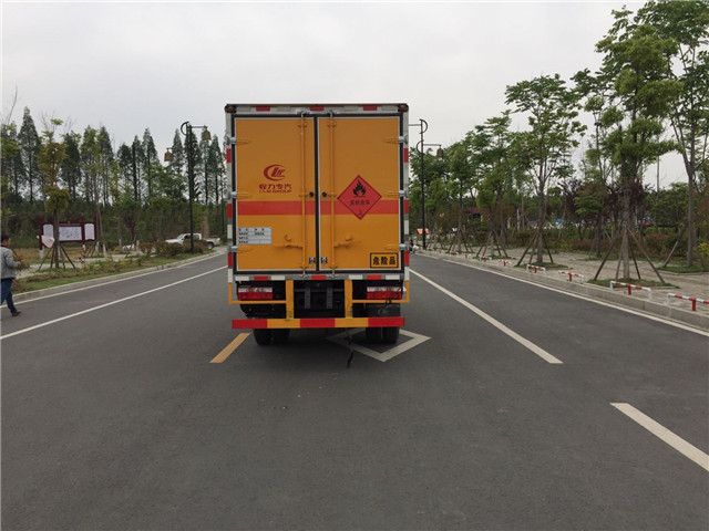 國六藍牌東風多利卡民爆運輸車