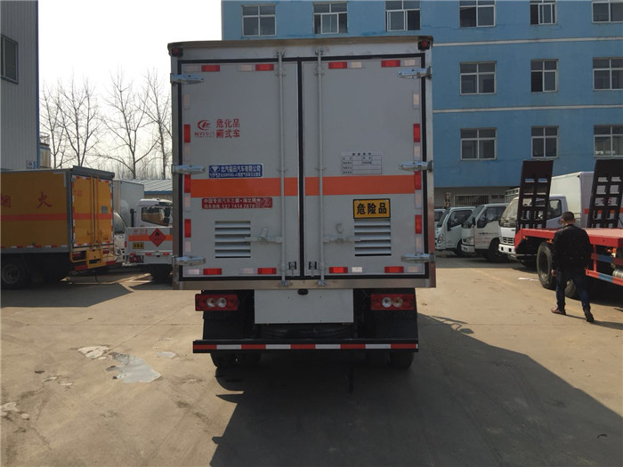 國六福田民爆運輸車