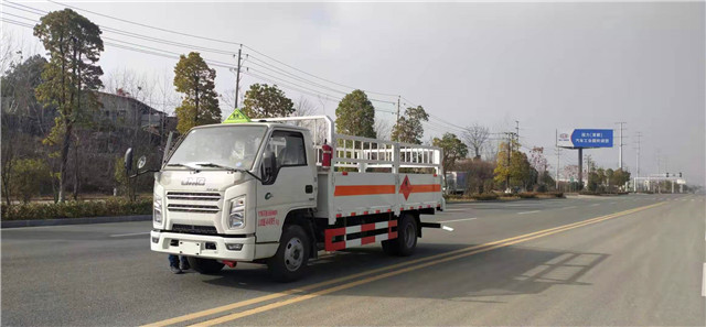 國六藍(lán)牌江鈴氣瓶運(yùn)輸車