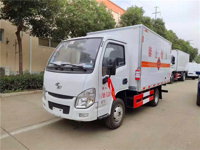 躍進(jìn)民爆運(yùn)輸車 躍進(jìn)民爆運(yùn)輸車