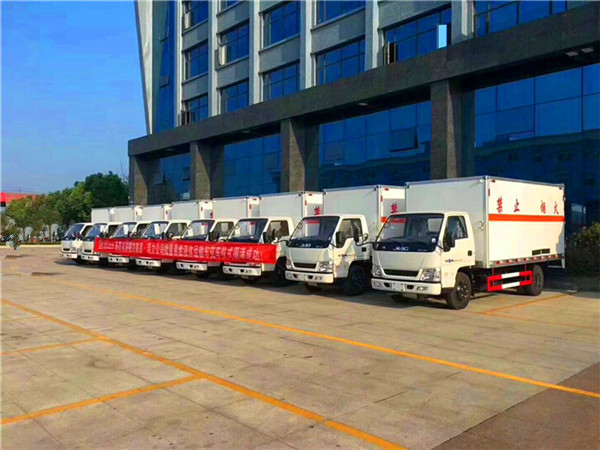 民爆運輸車 民爆運輸車