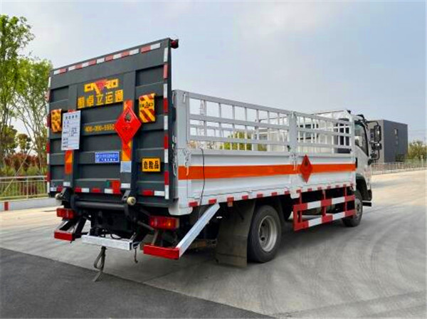 液化氣瓶運(yùn)輸車 液化氣瓶運(yùn)輸車