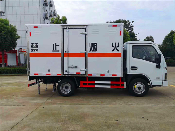 國(guó)六躍進(jìn)廢機(jī)油廂式運(yùn)輸車(chē) 國(guó)六躍進(jìn)廢機(jī)油廂式運(yùn)輸車(chē)